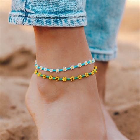 Pura Vida Sunflower Beaded Anklet | Beaded anklets, Handmade bracelets, Beaded bracelets diy