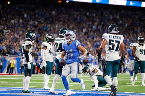 Amon-Ra St. Brown and Taylor Decker focused on Detroit Lions playoff goals - Sports Illustrated ...