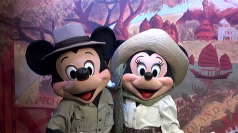 Mickey and Minnie Meet-and-Greet at Disney's Animal Kingdom Walt Disney ...