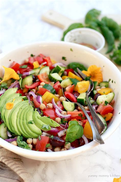 Greek Salad with Chickpeas