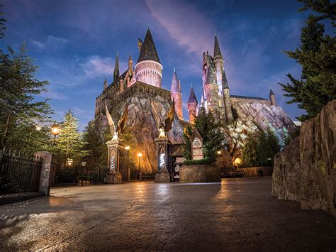 Your Guide to the Details Harry Potter Fans Will Appreciate About Hogwarts Castle - Universal ...