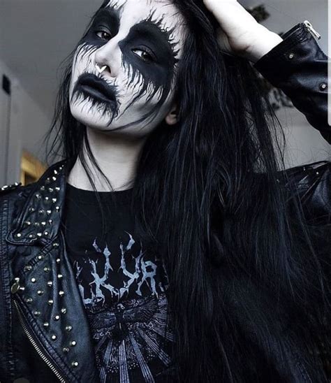 Pin on \,,/___BLACK METAL GIRLS___\,,/ | Black metal girl, Makeup ...