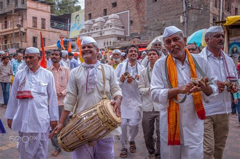 Warkari - warkari people visit every to pandharpur | Pandharpur wari photography, Jejuri ...