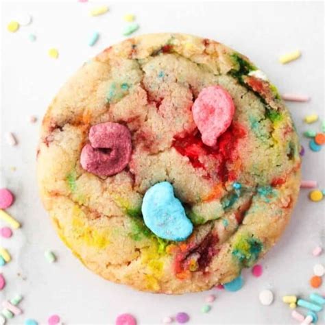 Lucky Charms Cookies- an easy sugar cookie recipe! | Beyond Frosting