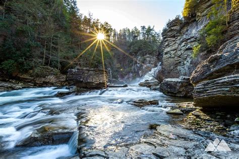 Linville Falls in Winter: hiking Linville Gorge winter waterfalls