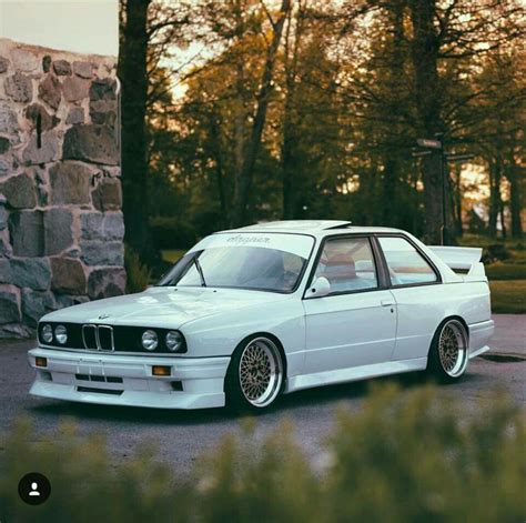 BMW E30 M3 white