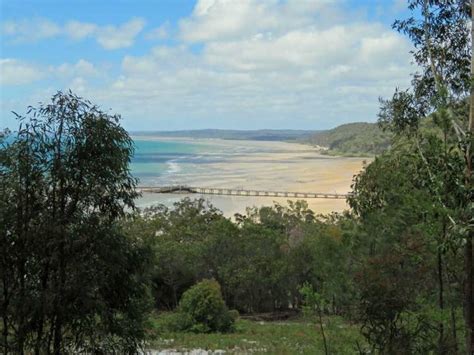 Fraser Island barge from Rainbow Beach | Manta Ray barge cost