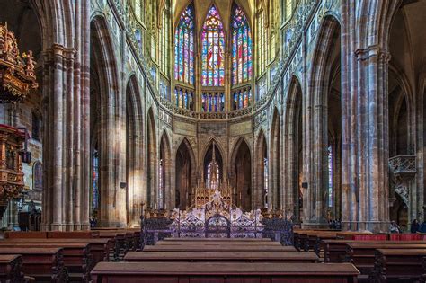 inside-st.vitus-church-prague-castle – To do in Prague