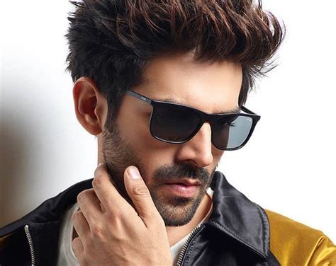 Kartik Aaryan (actor), Age, height, Weight, Size, Wife, Family, Biography - News Resolution