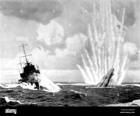 WW2: WW2: French warship 'Sirocco' sinking German U-Boat, 24 November ...