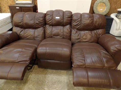 Lot - LEATHER SOFA/RECLINER