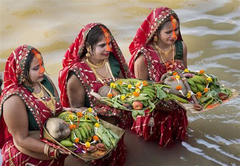 Devotees celebrate Chhath Puja with great fervour; see pics | Photogallery - ETimes