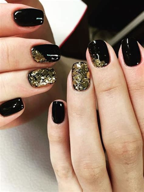 These 46 Elegant Manicures Prove Black and Gold Are Always in Season ...