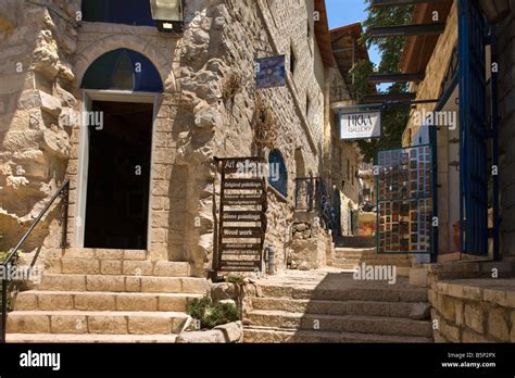 ART GALLERIES ARTISTS QUARTER SAFED OLD HILLTOP VILLAGE UPPER GALILEE ...