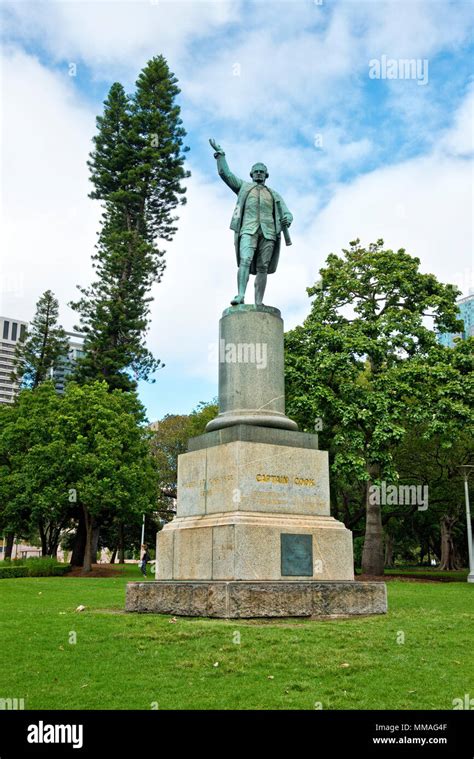 Captain Cook statue in Hyde Park, Sydney Stock Photo - Alamy