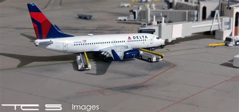 * Gemini Jets, Delta 737-700, up close... - Wings900 Discussion Forums