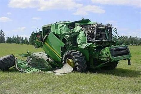 Hilarious Tractor Fails You Won’t Be Able to Forget – Herald Weekly