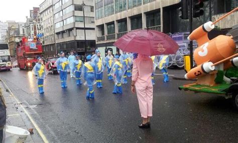 London New Year's Day Parade gets underway - ITV News