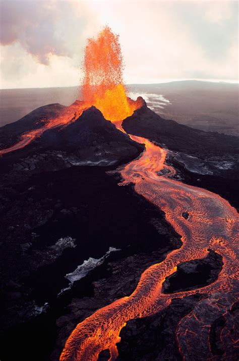 Fresh lava eruptions from Hawaii volcano
