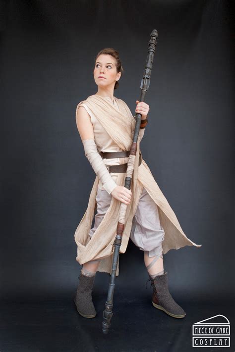 The 30 Best Rey Skywalker Cosplays We've Ever Seen (Most Beautiful) | Gamers Decide