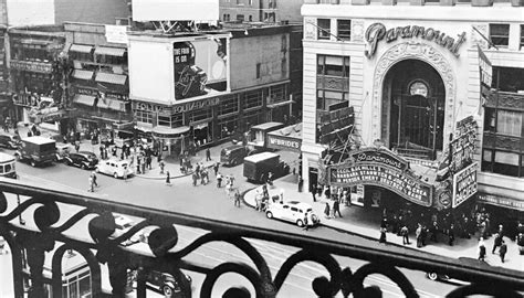 View Of The Paramount in Times Square (1939) -photographer unknown Nyc Times Square, Paramount ...