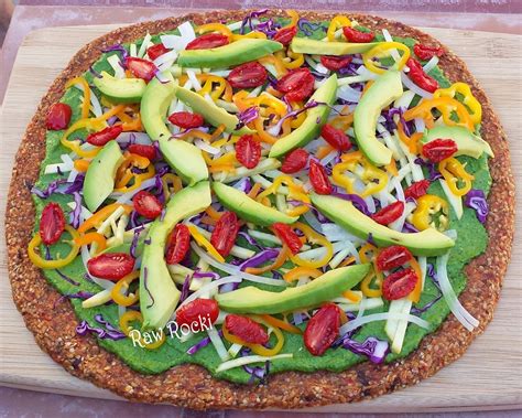 Raw Vegan Recipes by Rocki: Raw Vegan Pizza with Spinach Basil Pesto