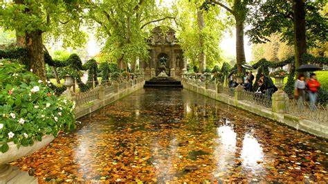 Luxembourg Gardens in Paris, | Expedia.ca