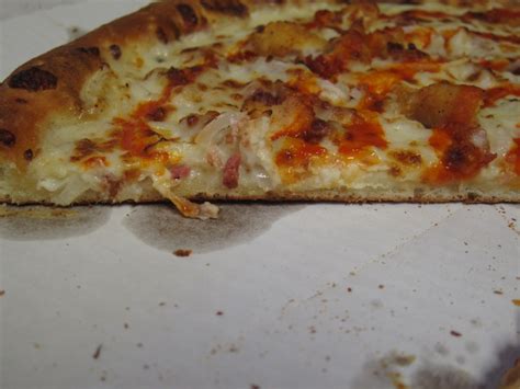 Review: Papa John's - Buffalo Chicken Pizza