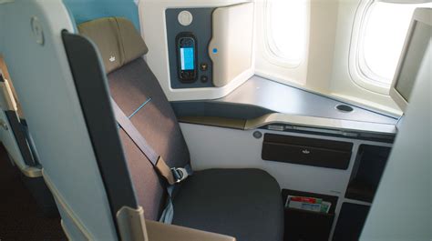 KLM Unveils Business Class With Doors on Boeing 777