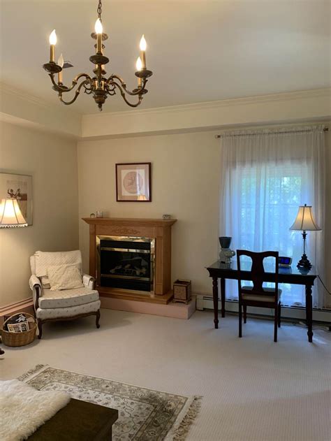 Rose Room : Seven Roses Inn, an elegant bed and breakfast