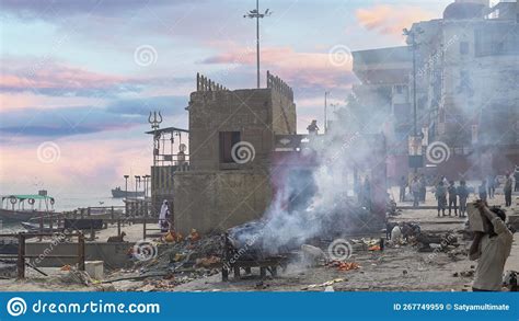 Harishchandra Ghat in Varanasi , Sarnath Editorial Stock Image - Image ...