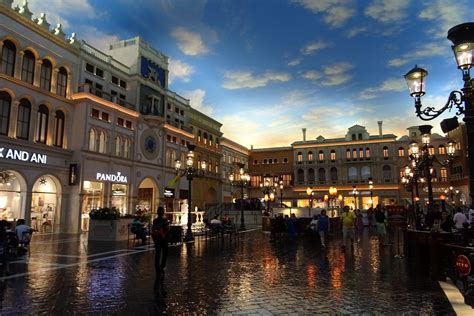 Grand Canal Shoppes at Venetian Las Vegas - Love to Eat and Travel