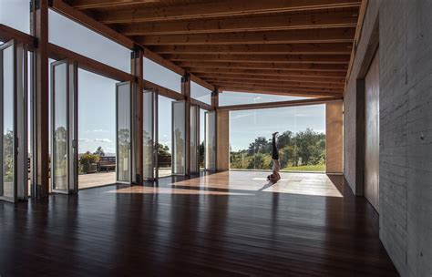 Kamadhenu Yoga Studio / Carolina Echevarri + Alberto Burckhardt | ArchDaily