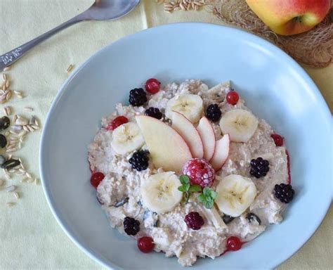 Here Is Why Muesli & Milk Or Curd For Breakfast Is A Good Idea! | HerZindagi