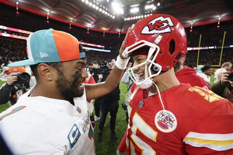 AFC Wild-Card Round Betting Preview: Dolphins vs. Chiefs - Sports ...