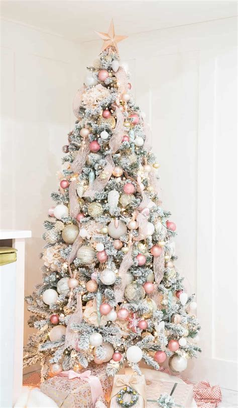 33 BEAUTIFUL Christmas Tree Ribbon Ideas For Your Home!