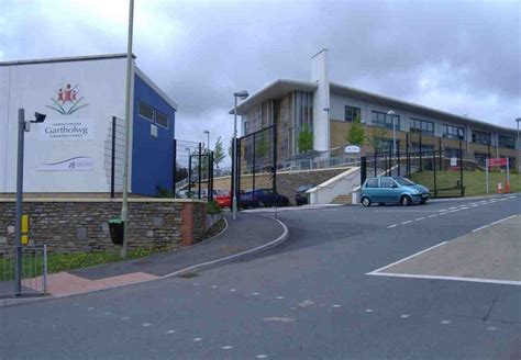 Gartholwg comprehensive school, Church... © Roger Cornfoot cc-by-sa/2.0 ...