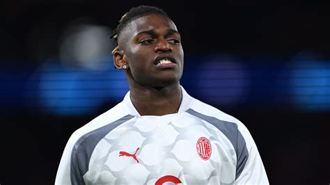 Milan's Rafael Leão Tops PSG Wishlist Amid Mbappé-Real Madrid Rumors