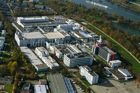 Regensburg von oben - Werksgelände der Infineon Technologies AG in Regensburg im Bundesland ...