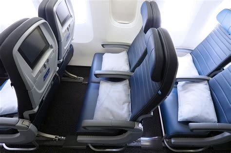 Where to Sit When Flying United's 767-300ER: Economy