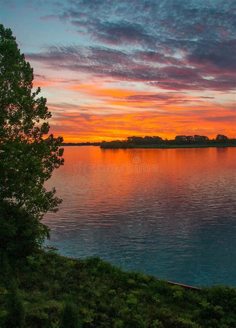 Sunrise Over Detroit River stock image. Image of lake - 58915081