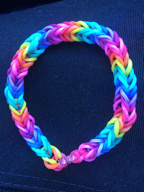 Rainbow Loom: Rainbow bracelet | Fingerringe, Band