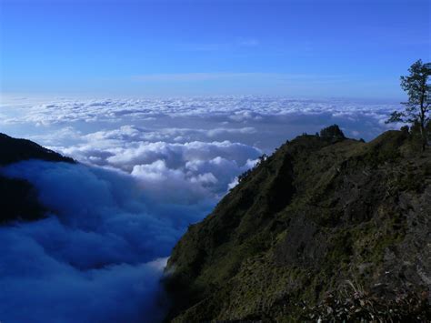 is Most Beautiful Scenery in the World: Gunung Rinjani National Park ...