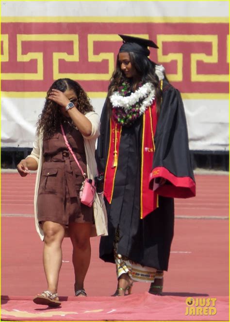 Sasha Obama Graduates from USC with Her Parents & Sister in the ...