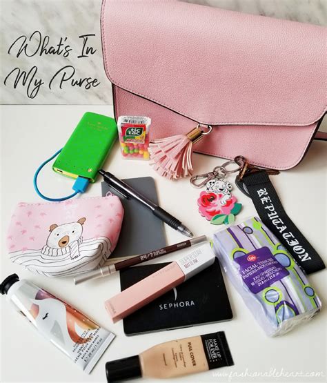 Fashionable Heart: What's In My Purse