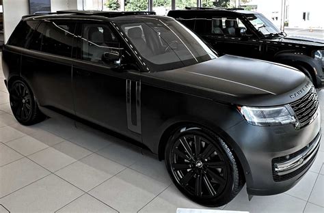 2023 Range Rover Vogue Satin Finish Ligurian Black | Range Rover Fans