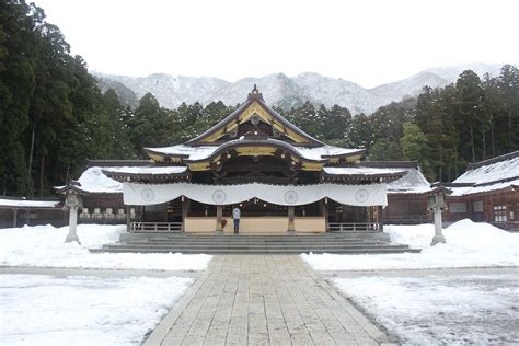 Yahiko Shrine in the snow - Yahiko-mura Niigata prefecture - [5184x3456] [OC] | Japanese ...