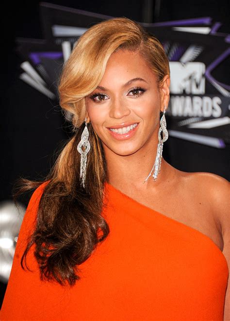 Beyonce's Greatest Hairstyles: 31 Ideas for Curly, Textured Hair - Glamour