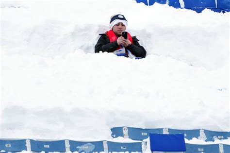 Fans attending Pittsburgh Steelers vs. Buffalo Bills NFL playoff game ...