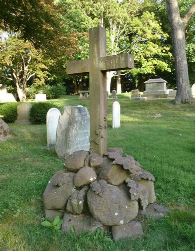 An old rugged cross | Mount Auburn Cemetery Cambridge, MA Ph… | Flickr